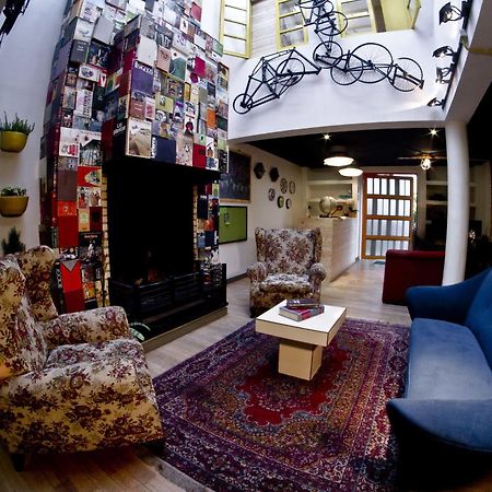 12:12 Hostels Bogota Bagian luar foto