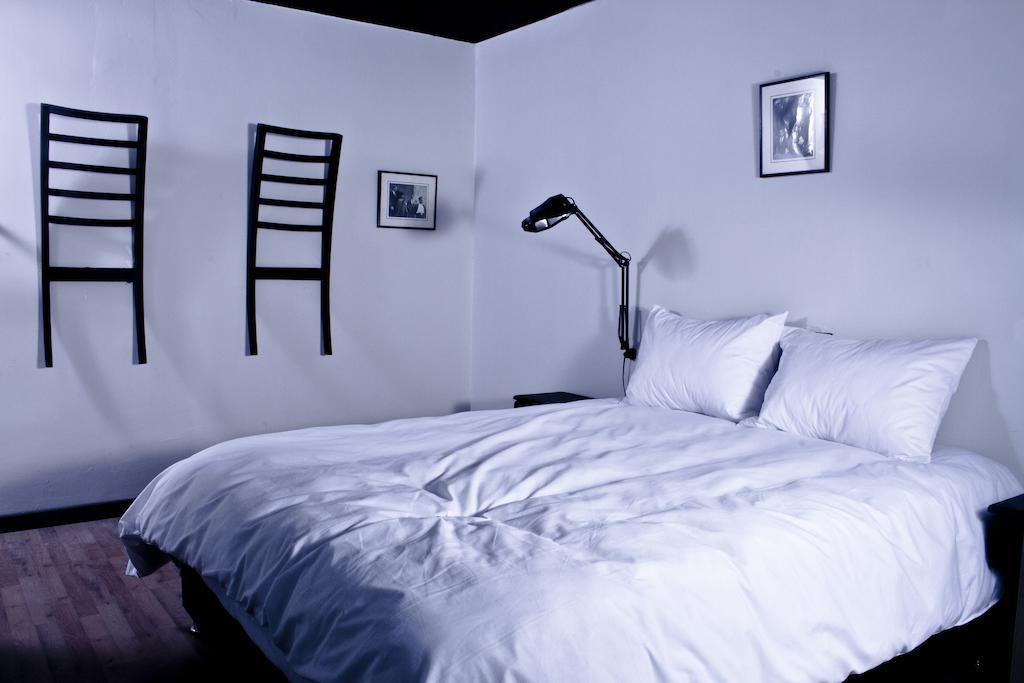 12:12 Hostels Bogota Ruang foto