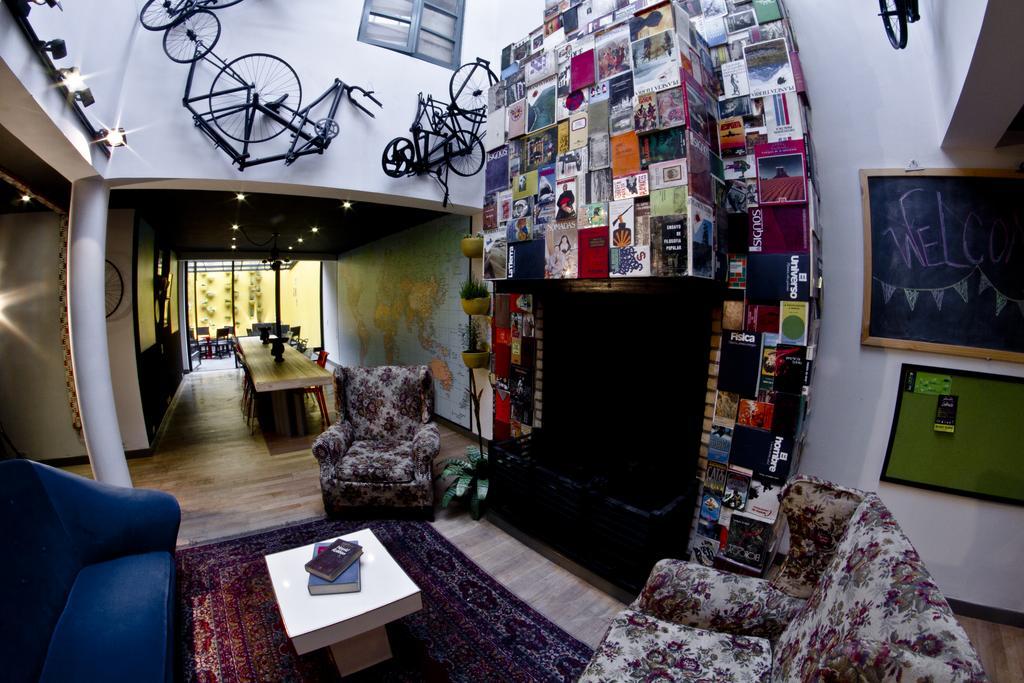 12:12 Hostels Bogota Bagian luar foto