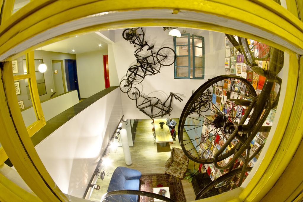 12:12 Hostels Bogota Bagian luar foto