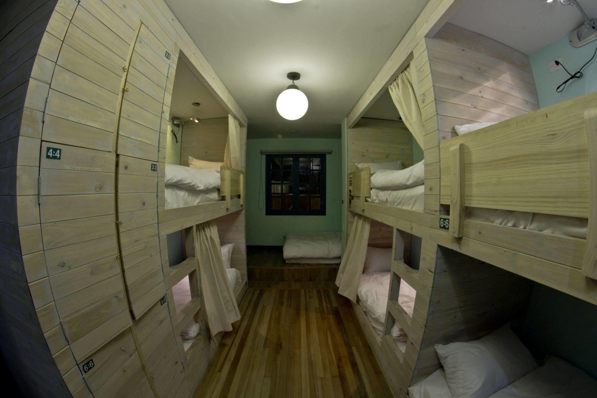 12:12 Hostels Bogota Bagian luar foto