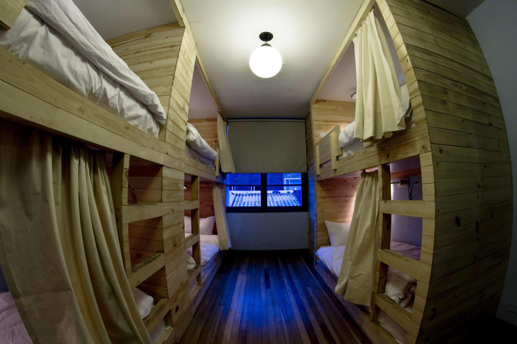 12:12 Hostels Bogota Bagian luar foto